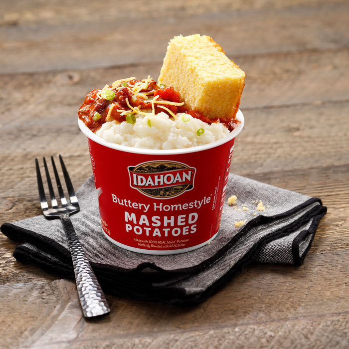 Idahoan Buttery Homestyle® Mashed Potatoes Cup made with cornbread and chili